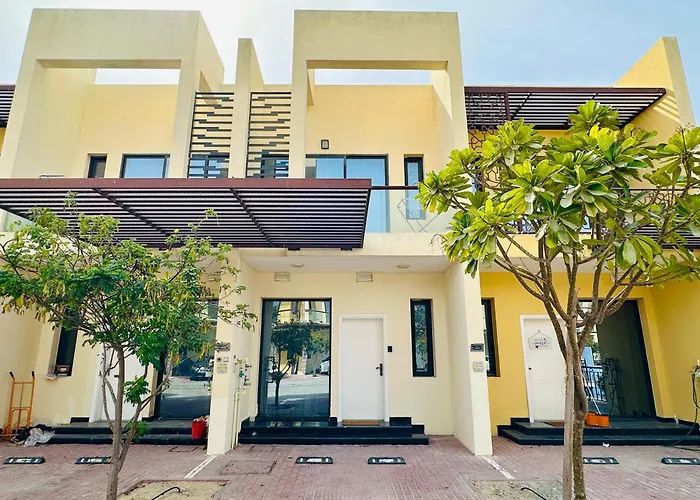 Spacious 3Br Townhouse Villa